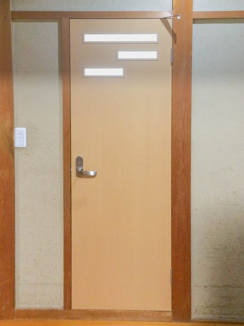 トイレドア